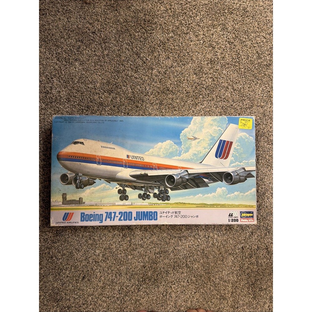 Hasegawa Boeing 747-200 Jumbo Jet 1:200 Scale United Airlines